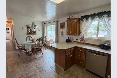 512 S 2500 W, Vernal, UT 84078 - Photo 15