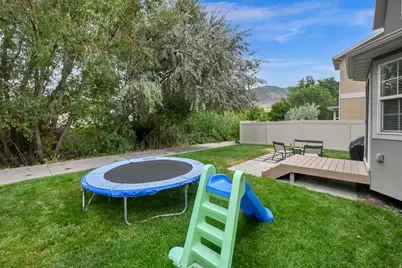 706 W 1045 N, Centerville, UT 84014 - Photo 23