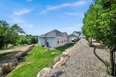 1686 N Emerald Dr, Layton, UT 84040 - Photo 33
