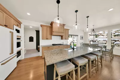 1686 N Emerald Dr, Layton, UT 84040 - Photo 5