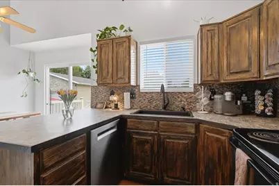 2131 N 850 W, Clinton, UT 84015 - Photo 5