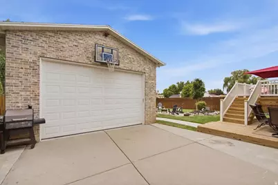 2131 N 850 W, Clinton, UT 84015 - Photo 3