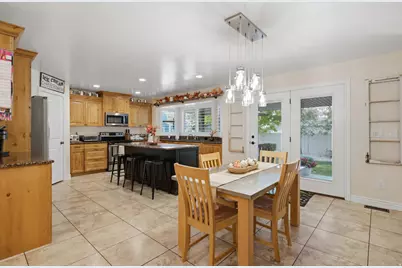 1261 W 1950 S, Syracuse, UT 84075 - Photo 9