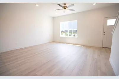 528 E 640 N #102, Salem, UT 84653 - Photo 3