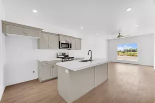 526 W 1875 N, Harrisville, UT 84404 - Photo 3