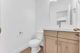 526 W 1875 N, Harrisville, UT 84404 - Photo 5