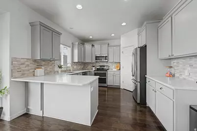 581 W Crenshaw Ct N, Saratoga Springs, UT 84045 - Photo 7