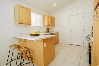 655 N Greystone Way E, Tooele, UT 84074 - Photo 7