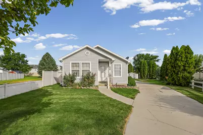 438 W Plum Pl, Saratoga Springs, UT 84045 - Photo 1