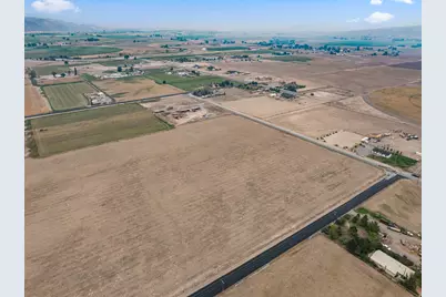700 E 1400 S #4, Elsinore, UT 84724 - Photo 3