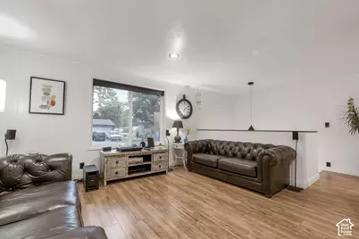 18 W La Vista Dr, West Jordan, UT 84088 - Photo 9