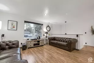 18 W La Vista Dr, West Jordan, UT 84088 - Photo 9