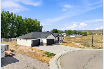 212 E Rock Creek Cir, Gunnison, UT 84634 - Photo 3