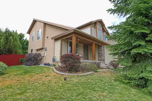 1890 E Oak Bend Dr S, Draper, UT 84020 - Photo 1