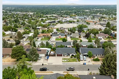 2415 E Campus Dr, Cottonwood Heights, UT 84121 - Photo 49