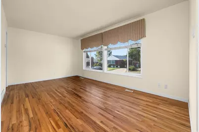 335 E 4450 S, Washington Terrace, UT 84405 - Photo 3
