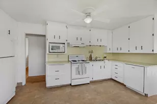 2067 E Sahara Dr, Holladay, UT 84124 - Photo 9
