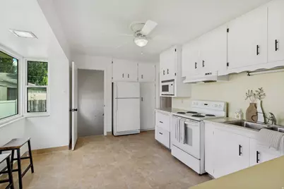 2067 E Sahara Dr, Holladay, UT 84124 - Photo 7