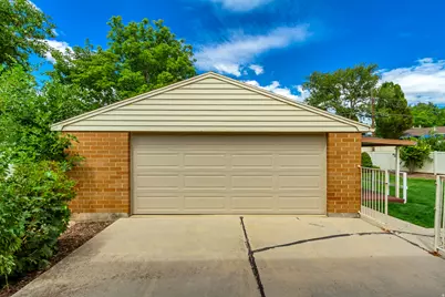 2067 E Sahara Dr, Holladay, UT 84124 - Photo 25