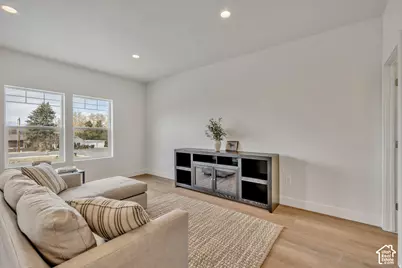 7613 S 300 E, Sandy, UT 84047 - Photo 9
