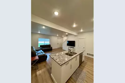 427 S 1580 E, Hyrum, UT 84319 - Photo 3