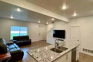 427 S 1580 E, Hyrum, UT 84319 - Photo 3