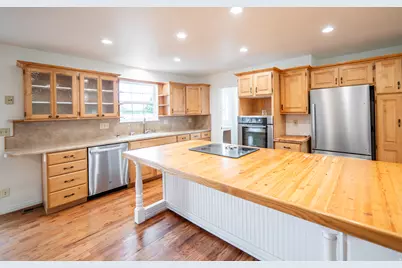 1941 E Gunther Dr, Cottonwood Heights, UT 84121 - Photo 5