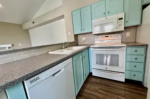 1382 W Beacon Hill Circle Cir S, Taylorsville, UT 84123 - Photo 5