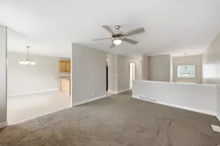 546 W 230 N, Layton, UT 84041 - Photo 9