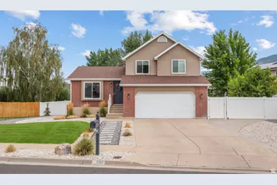 592 Jim Bridger Dr, Centerville, UT 84014 - Photo 1