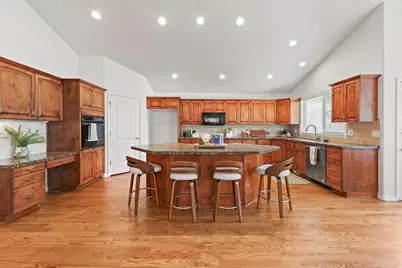4668 Bountiful Ridge Dr, Bountiful, UT 84010 - Photo 9