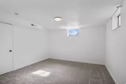 37 W La Salle Dr, Midvale, UT 84047 - Photo 15