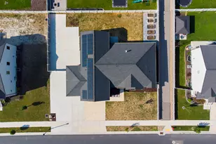 127 E Craner Peak Dr, Eagle Mountain, UT 84005 - Photo 25