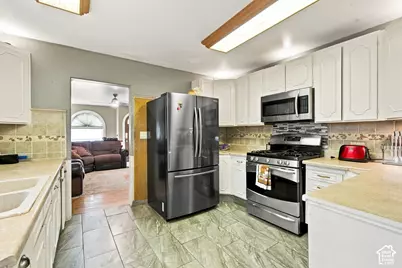 2887 S 9050 W, Magna, UT 84044 - Photo 11