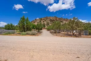 994 W Foothill Dr, Apple Valley, UT 84737 - Photo 17