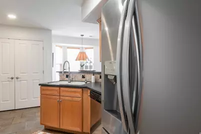 551 E Purple Lilac Ln S, Sandy, UT 84070 - Photo 11