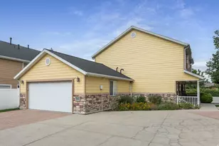 551 E Purple Lilac Ln S, Sandy, UT 84070 - Photo 33
