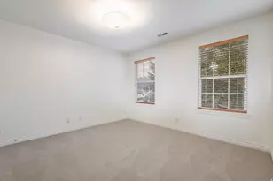 551 E Purple Lilac Ln S, Sandy, UT 84070 - Photo 27