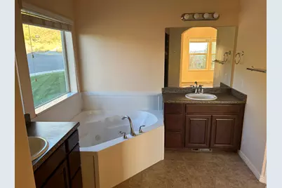 1215 E 270 S, Santaquin, UT 84655 - Photo 17