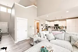 9256 S Ashbourne Dr, Sandy, UT 84094 - Photo 7