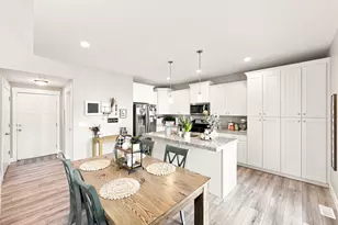 9256 S Ashbourne Dr, Sandy, UT 84094 - Photo 9