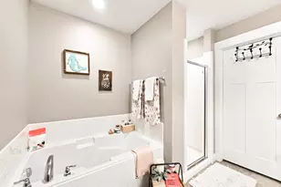 9256 S Ashbourne Dr, Sandy, UT 84094 - Photo 19