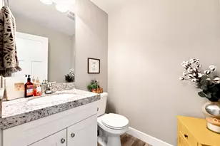 9256 S Ashbourne Dr, Sandy, UT 84094 - Photo 15