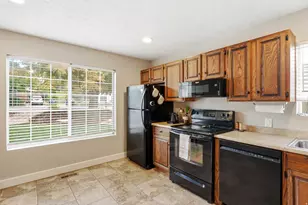 3452 S 2000 E, Salt Lake City, UT 84109 - Photo 11