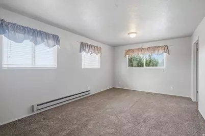 2211 Valley Dr, Layton, UT 84040 - Photo 17