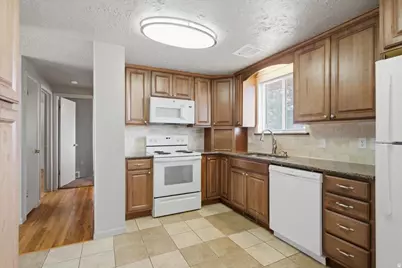2211 Valley Dr, Layton, UT 84040 - Photo 7