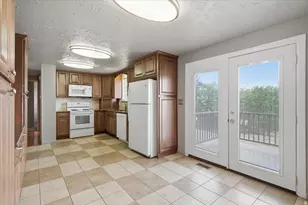 2211 Valley Dr, Layton, UT 84040 - Photo 9