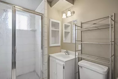 2211 Valley Dr, Layton, UT 84040 - Photo 13