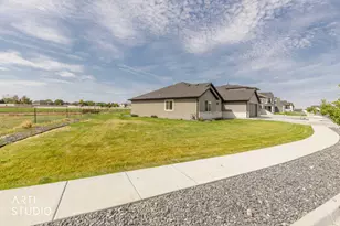 3673 W Stanmore Dr, Taylor, UT 84401 - Photo 27