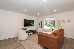 69 N Heading Row E, Saratoga Springs, UT 84045 - Photo 11